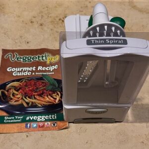 Veggetti Pro Spiralizer with Guide